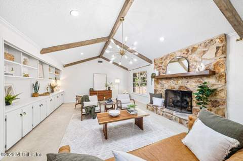 2423 Castellon Drive, Jacksonville FL - photo 8 of 73
