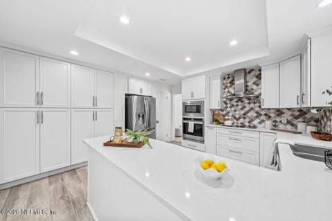 2423 Castellon Drive, Jacksonville FL - photo 19 of 73
