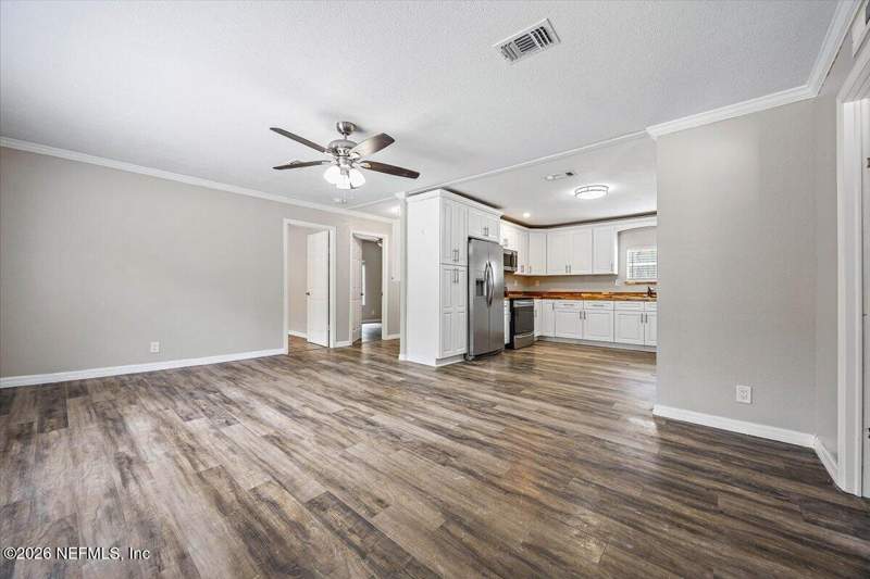 3 bedroom Mobile Home at 101 Mc Call Street, Interlachen Lakes Estates, Interlachen — photo 5