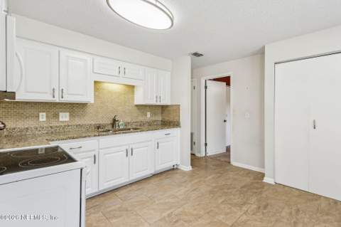 10342 Docksider Drive, Jacksonville FL - photo 13 of 48