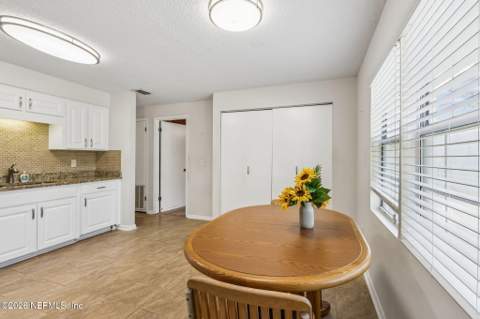 10342 Docksider Drive, Jacksonville FL - photo 16 of 48