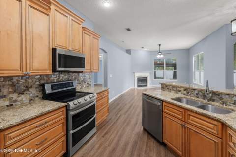 2872 Westberry Hideaway Court, Jacksonville FL - photo 10 of 27