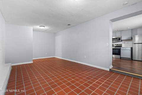 7353 Elwood Avenue, Jacksonville FL - photo 16 of 34