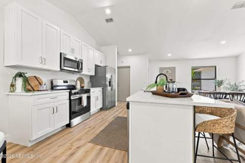8411 Three Creeks Boulevard, Jacksonville FL - photo 19 of 44