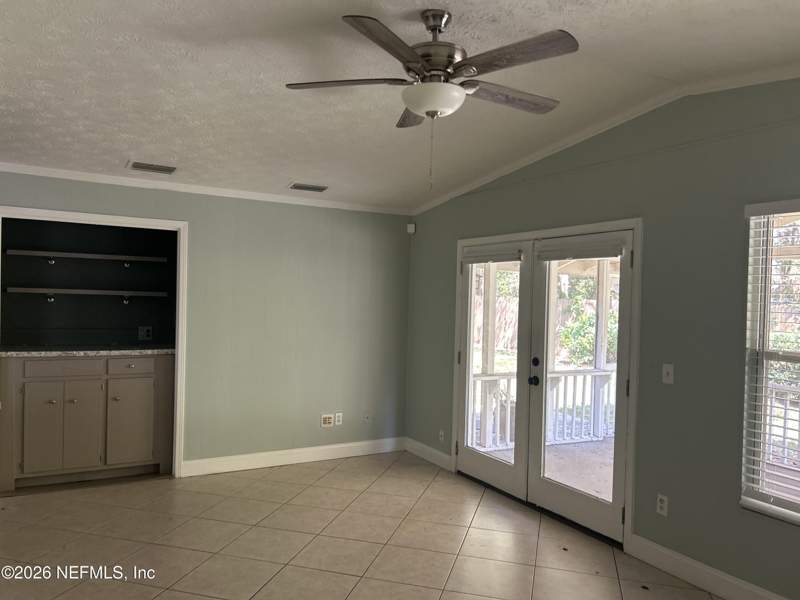 3 bedroom Single Family Residence at 4901 Lofty Pines Circle, Tara Woods, Jacksonville — photo 3
