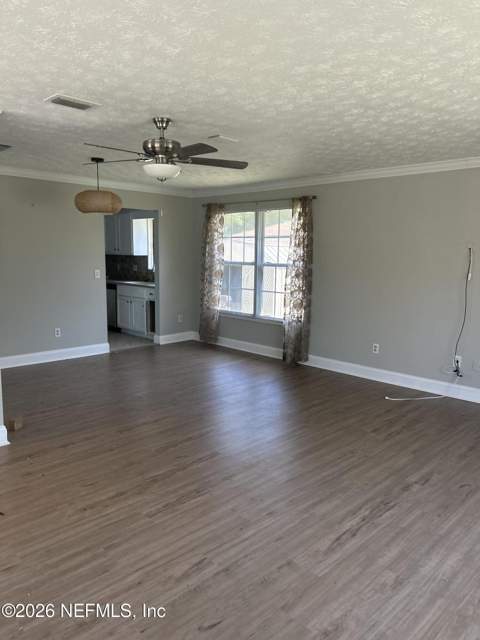 4901 Lofty Pines Circle, Jacksonville FL - photo 8 of 18