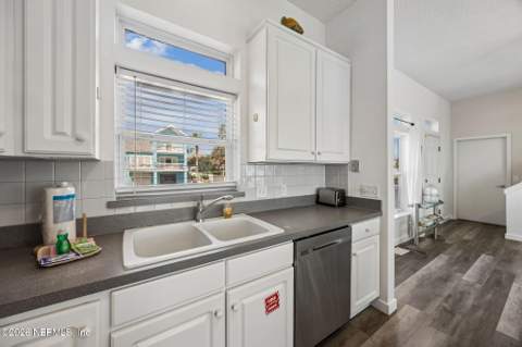 812 S Fletcher Avenue, Fernandina Beach FL - photo 14 of 85