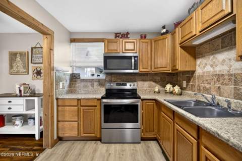 5615 Morse Avenue, Jacksonville FL - photo 9 of 25