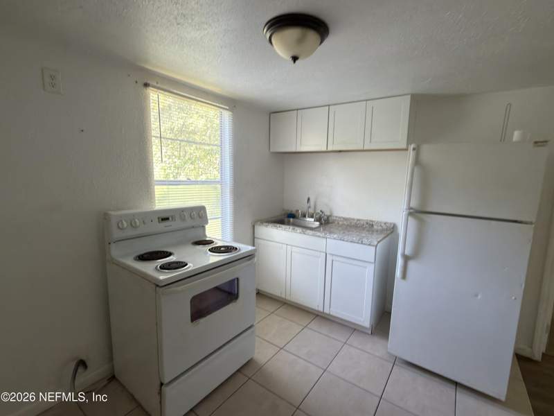 2 bedroom Single Family Residence at 8161 Thrasher Avenue, Lincoln Villas, Jacksonville — photo 4