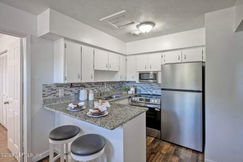 2327 W 10th Street, Jacksonville FL - photo 8 of 40