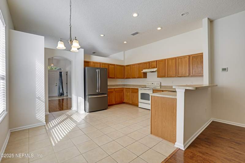 3 bedroom Single Family Residence at 6693 Morse Glen Lane, Morse Glen, Jacksonville — photo 2
