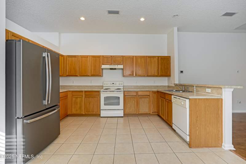 3 bedroom Single Family Residence at 6693 Morse Glen Lane, Morse Glen, Jacksonville — photo 3
