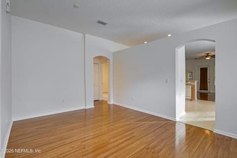 6693 Morse Glen Lane, Jacksonville FL - photo 10 of 34