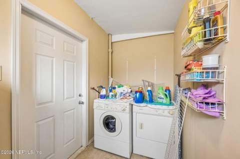 7820 Chateau Drive, Jacksonville FL - photo 22 of 28