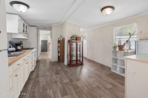 17396 S Ridgewood Drive, Glen St. Mary FL - photo 11 of 27