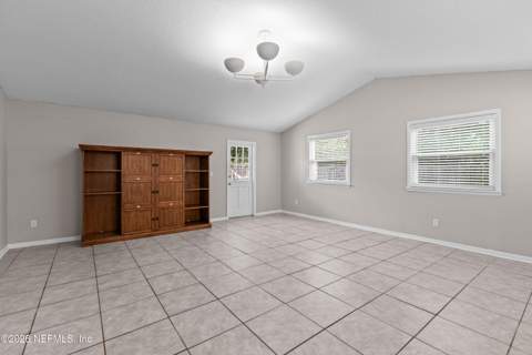8573 Blackberry Lane, Jacksonville FL - photo 16 of 43