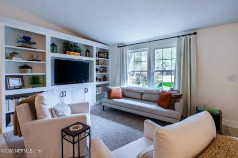 11250 Cloverhill Circle, Jacksonville FL - photo 10 of 29