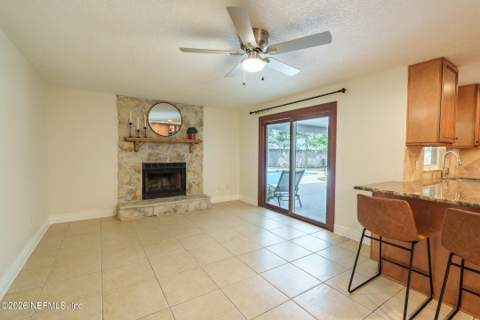 11250 Cloverhill Circle, Jacksonville FL - photo 18 of 29