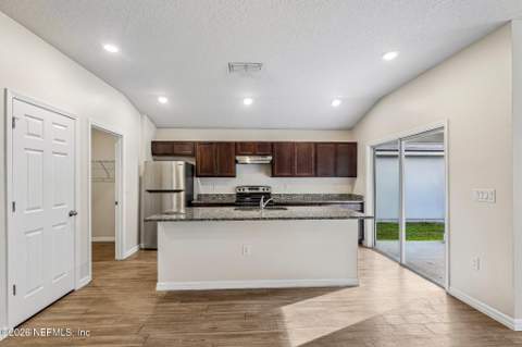 1366 Tan Tara Trail, Jacksonville FL - photo 13 of 36