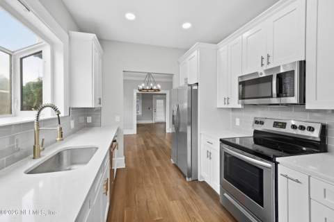 2150 Ernest Street, Jacksonville FL - photo 11 of 38