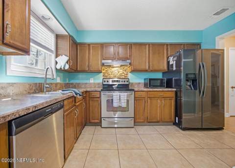 2071 Broad Oak Drive, Jacksonville FL - photo 7 of 20