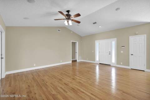 6201 Hyde Park Circle, Jacksonville FL - photo 11 of 74