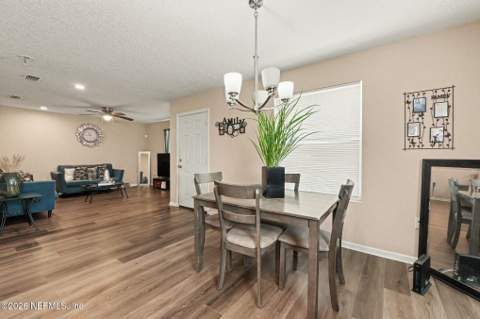 7948 Siskin Avenue, Jacksonville FL - photo 8 of 23