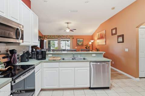 8401 Watermill Boulevard, Jacksonville FL - photo 7 of 30