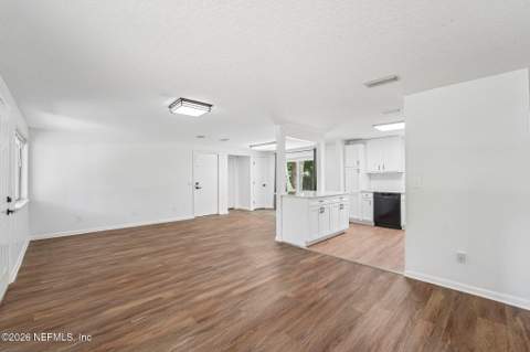 5105 Seaboard Avenue, Jacksonville FL - photo 9 of 35