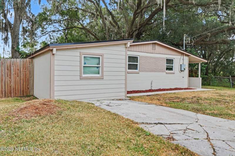 3 bedroom Single Family Residence at 2501 Red Robin Drive, Cedar Hills Estates, Jacksonville — photo 2