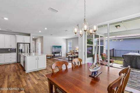 11018 Town View Drive, Jacksonville FL - photo 11 of 42