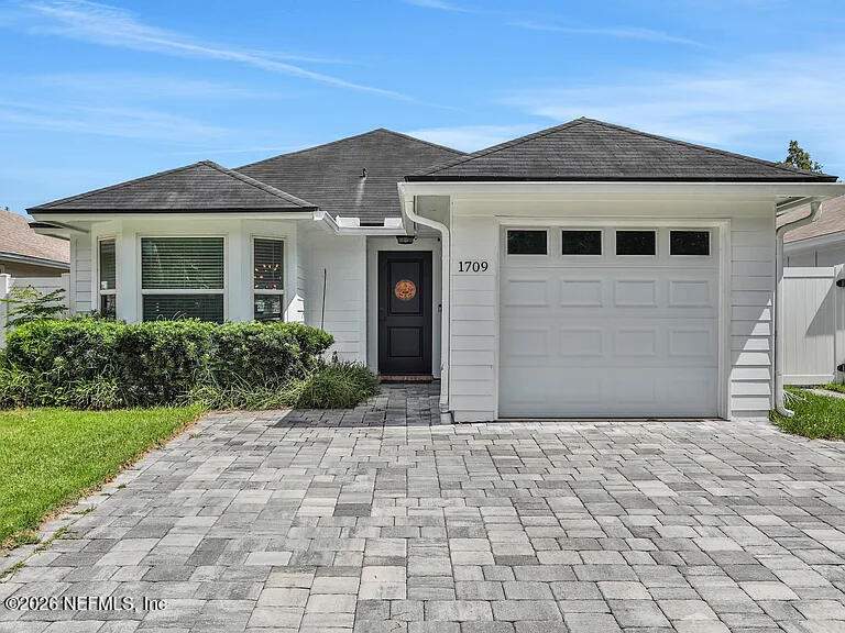 3 bedroom Single Family Residence at 1709 Ashmore Green Drive, Pines Of Kensington, Jacksonville — photo 2