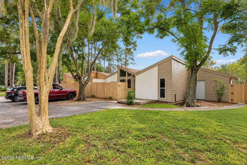 2 bedroom Townhouse at 2492 Whispering Woods Boulevard #2, Whispering Woods, Jacksonville — photo 4