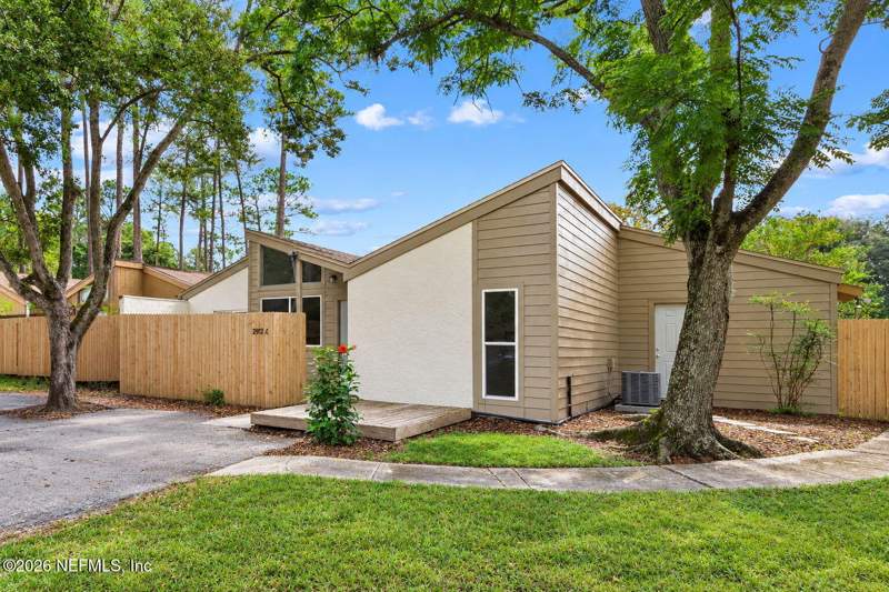 2 bedroom Townhouse at 2492 Whispering Woods Boulevard #2, Whispering Woods, Jacksonville — photo 3