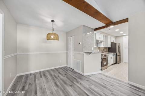 2492 Whispering Woods Boulevard #2, Jacksonville FL - photo 14 of 29