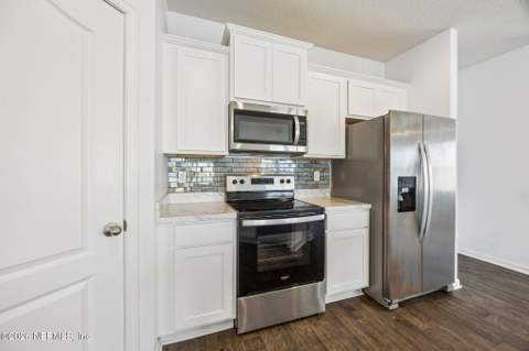 2659 Oak Stream Drive, Green Cove Springs FL - photo 10 of 62