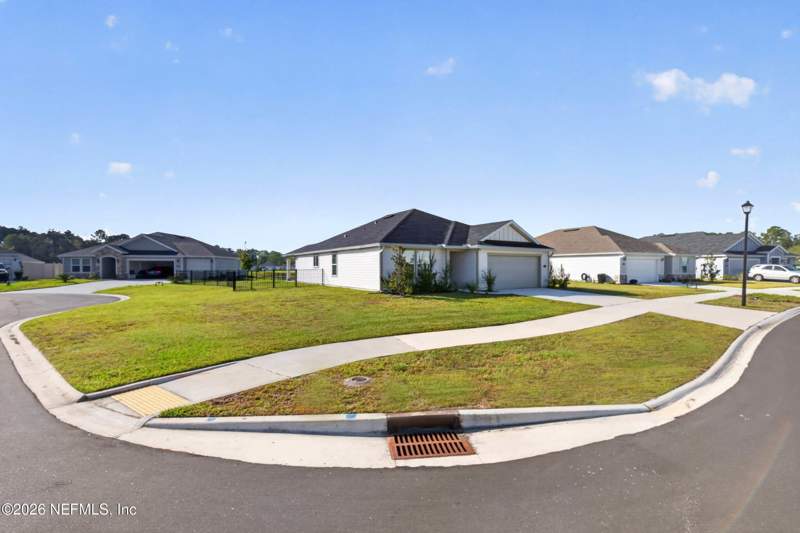 4 bedroom Single Family Residence at 8302 Hawkes Meadow Drive, Hawkes Meadow, Jacksonville — photo 4