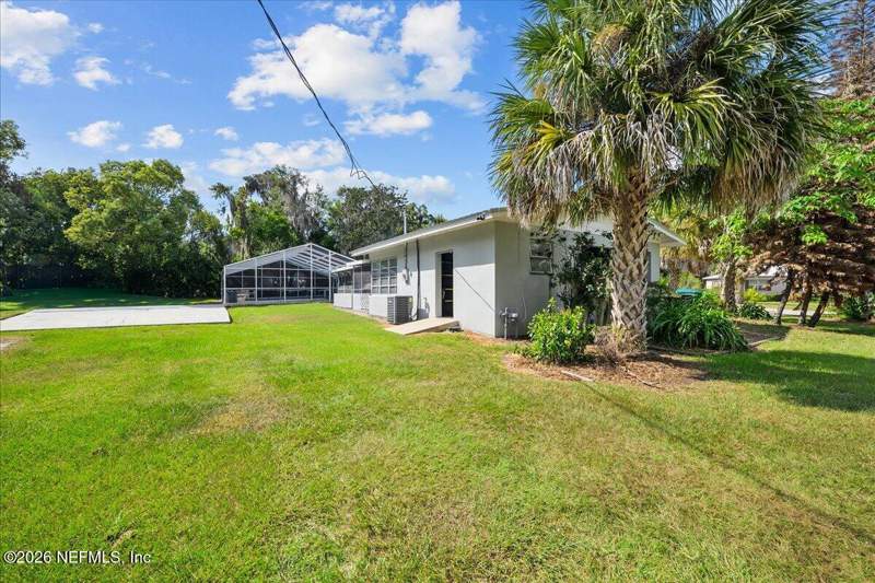4 bedroom Single Family Residence at 301 Lakeview Avenue, Hubbard Park U1, Crescent City — photo 5