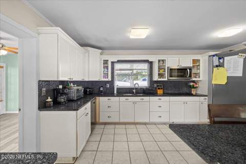 301 Lakeview Avenue, Crescent City FL - photo 14 of 45