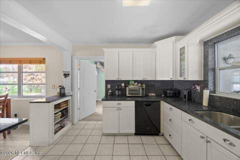 301 Lakeview Avenue, Crescent City FL - photo 17 of 45