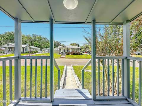 1607 Pinegrove Avenue, Jacksonville FL - photo 6 of 56