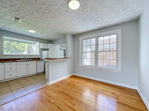 1607 Pinegrove Avenue, Jacksonville FL - photo 13 of 56