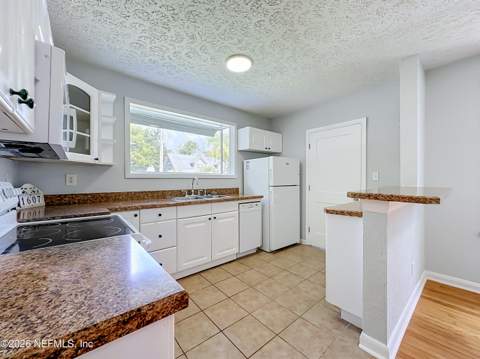 1607 Pinegrove Avenue, Jacksonville FL - photo 16 of 56