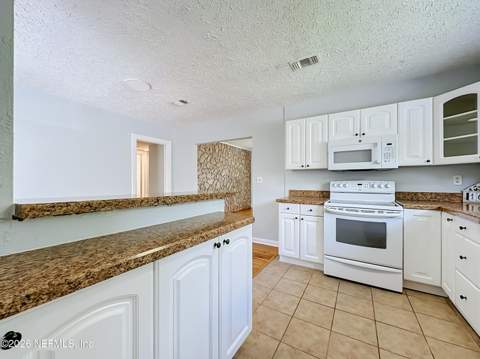 1607 Pinegrove Avenue, Jacksonville FL - photo 22 of 56