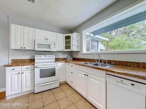 1607 Pinegrove Avenue, Jacksonville FL - photo 23 of 56