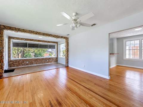 1607 Pinegrove Avenue, Jacksonville FL - photo 10 of 56