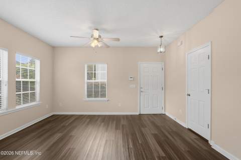 575 Oakleaf Plantation Parkway #901, Orange Park FL - photo 7 of 39