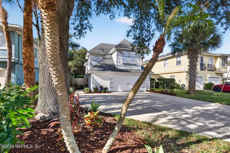 4 bedroom Single Family Residence at 725 11th Avenue, Oceanside Park, Jacksonville Beach — photo 2