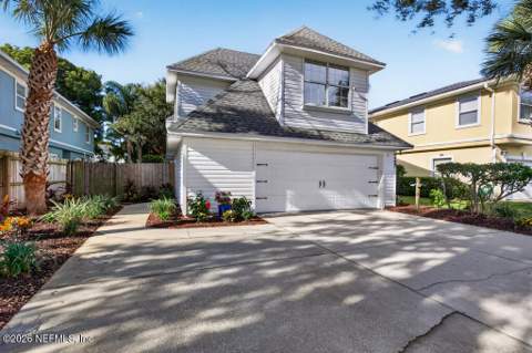 725 11th Avenue, Jacksonville Beach FL - photo 6 of 103