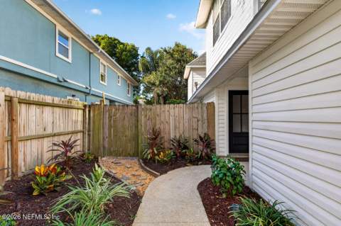 725 11th Avenue, Jacksonville Beach FL - photo 7 of 103